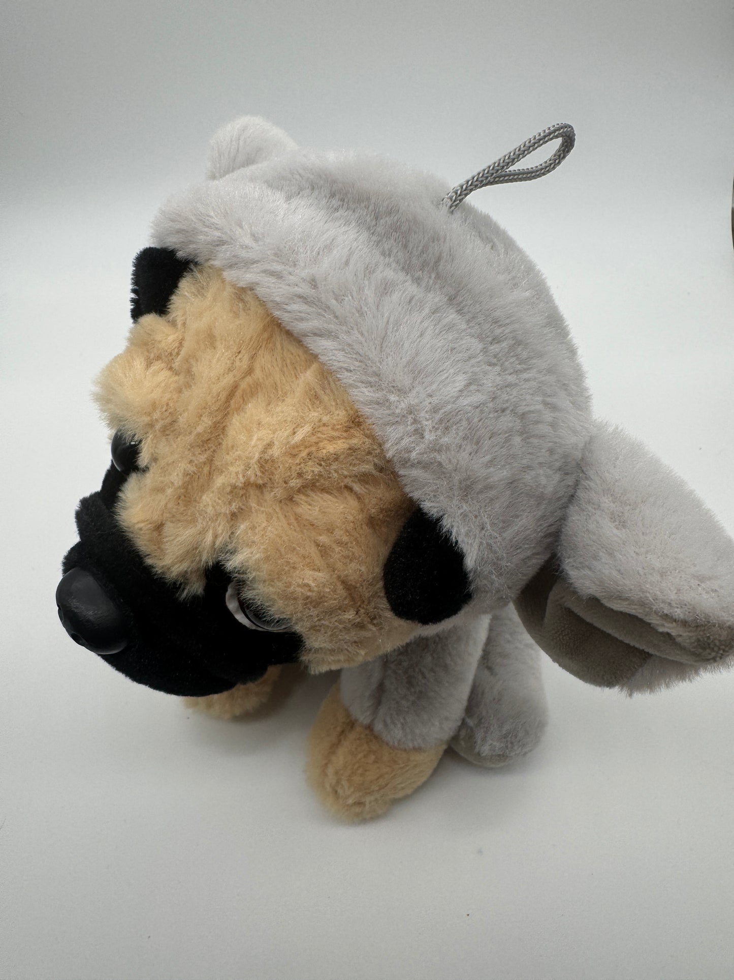 Hund im Elefantenpyjama