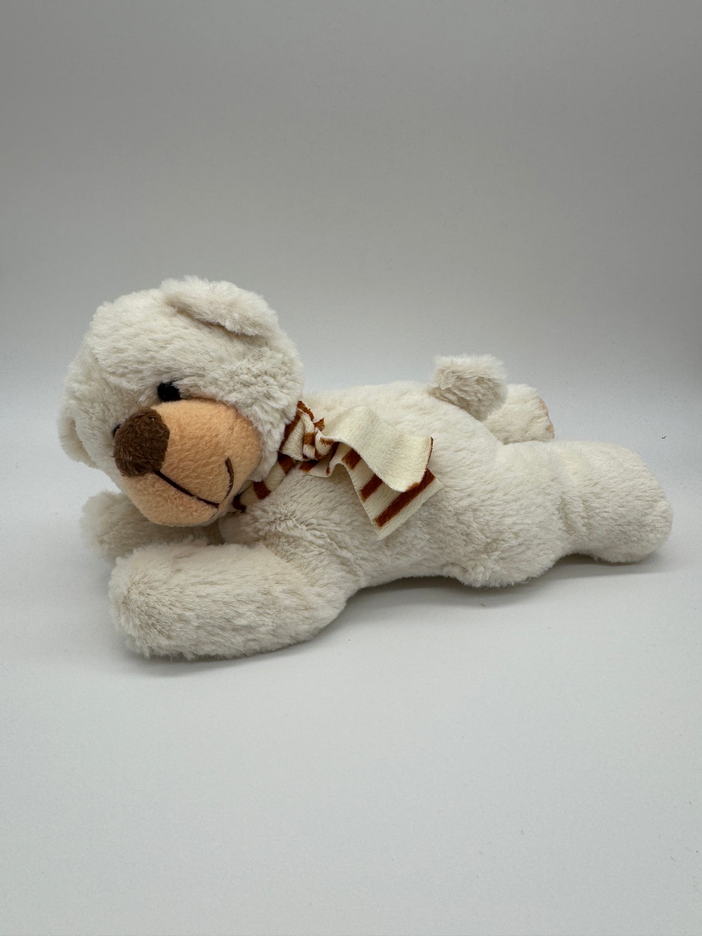 Teddybär liegend