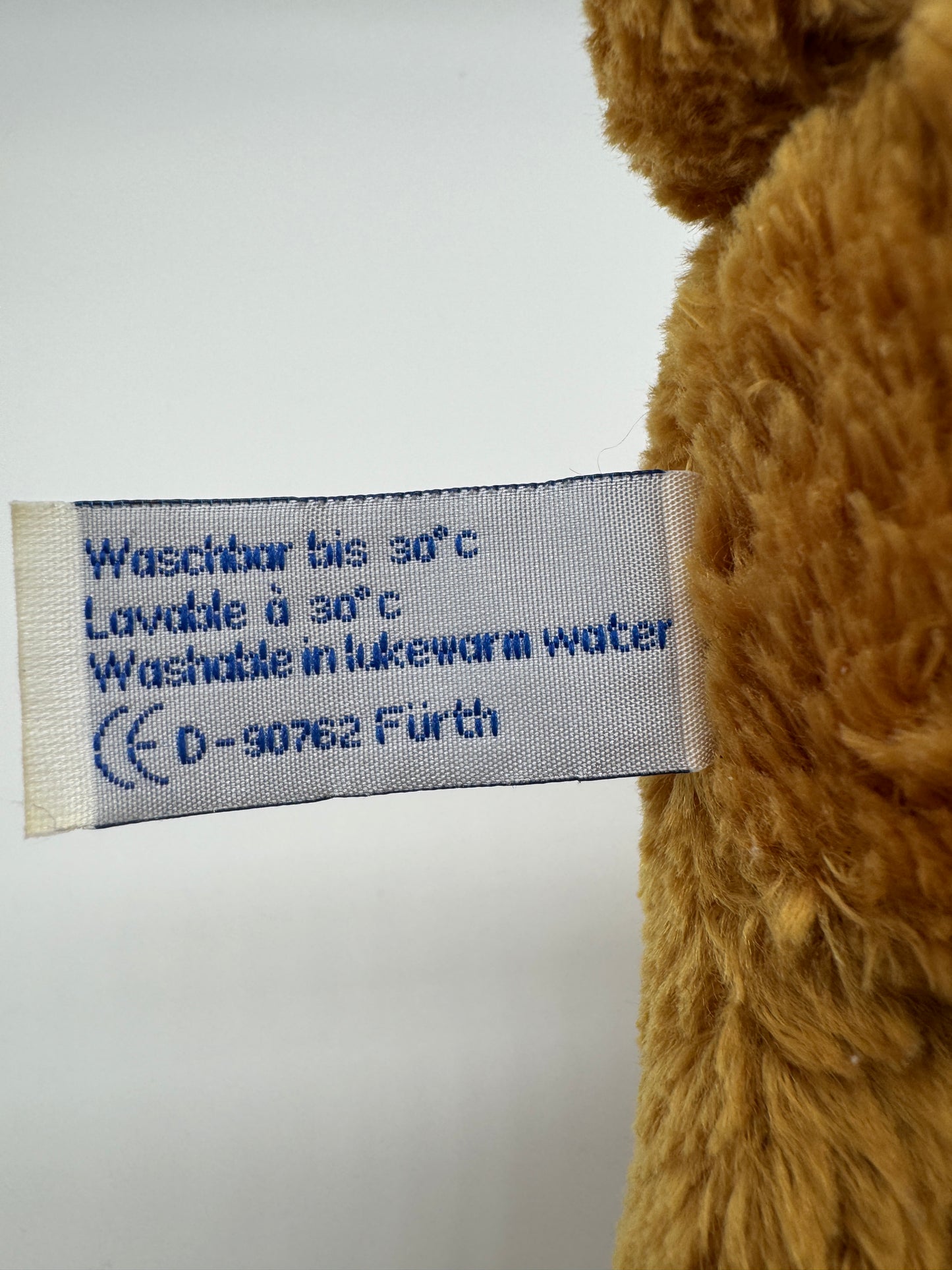 Teddybär mit Sonnenhut